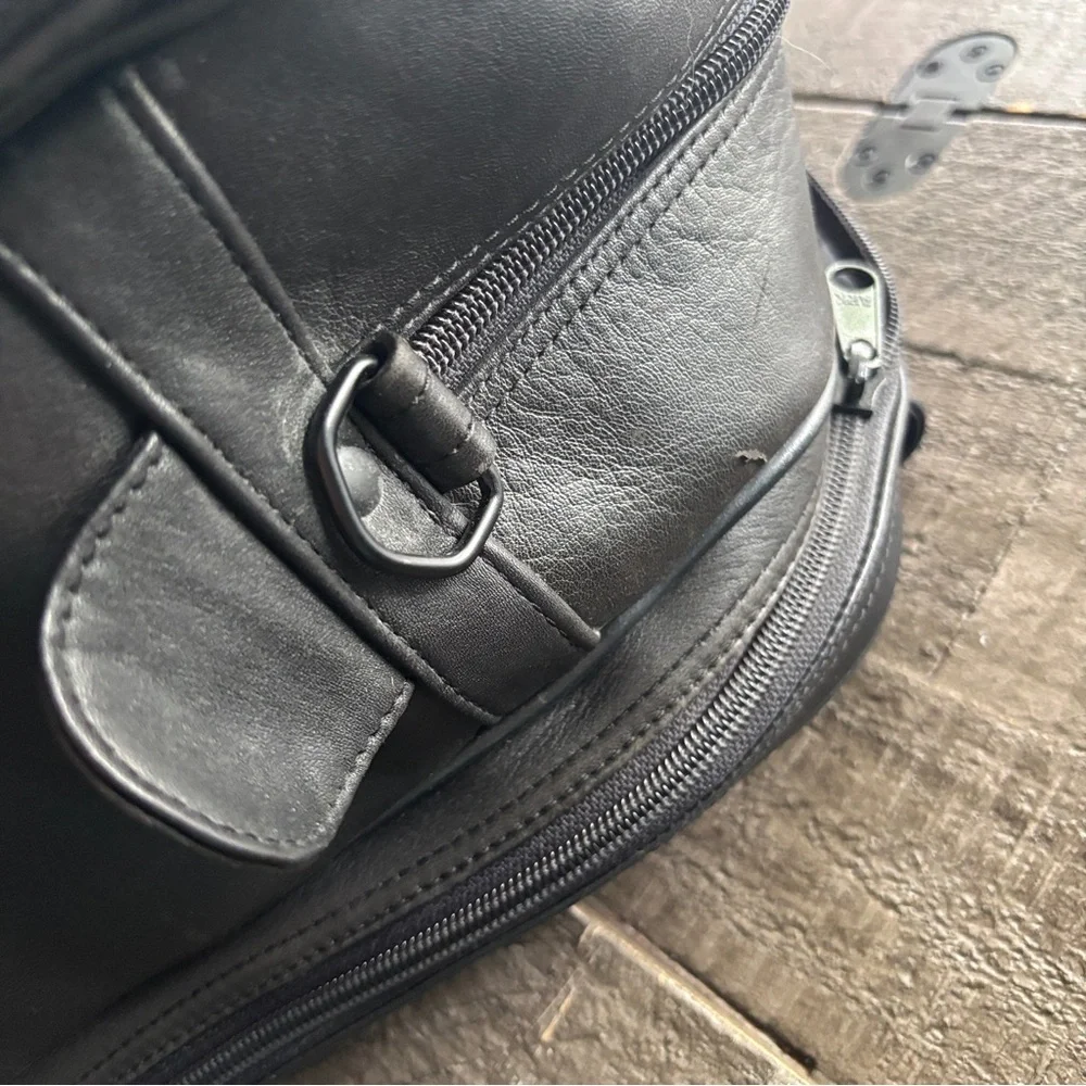 Brookstone Black‎ Genuine Soft Leather Carryon Weekender Roomy Briefcase
